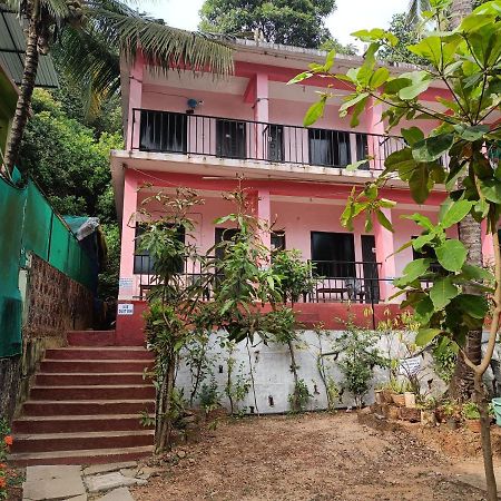 Est Hem Guesthouse أرامبول المظهر الخارجي الصورة
