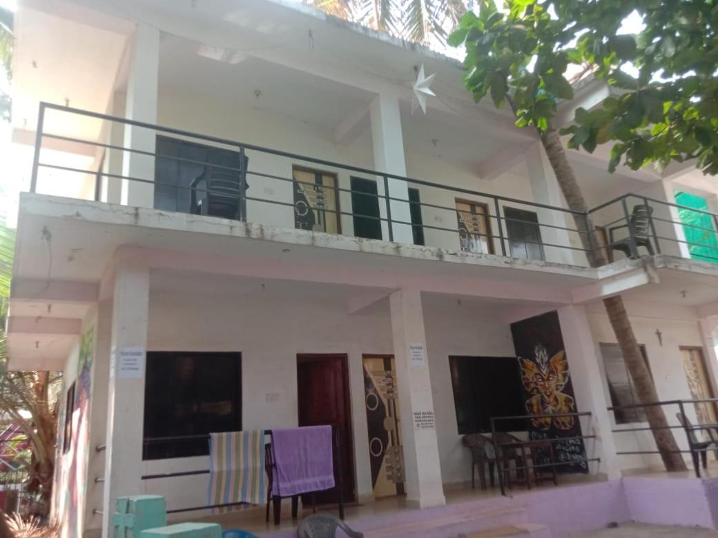 Est Hem Guesthouse أرامبول المظهر الخارجي الصورة