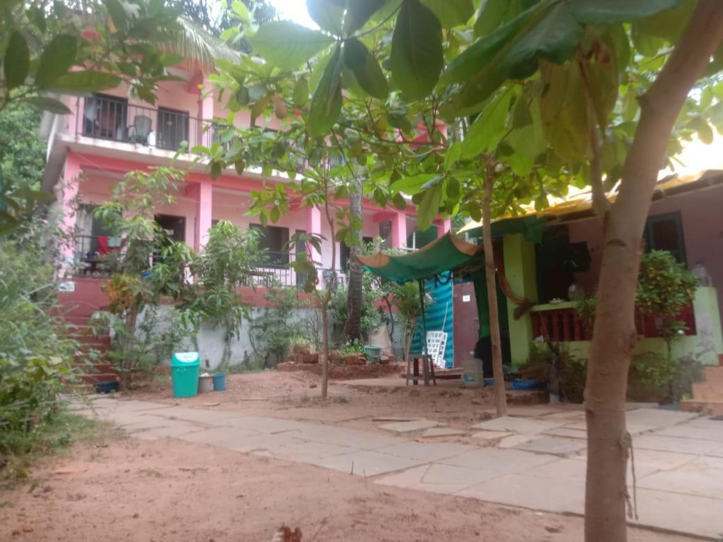 Est Hem Guesthouse أرامبول المظهر الخارجي الصورة