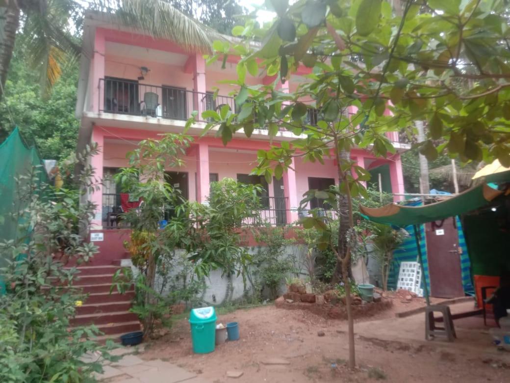 Est Hem Guesthouse أرامبول المظهر الخارجي الصورة