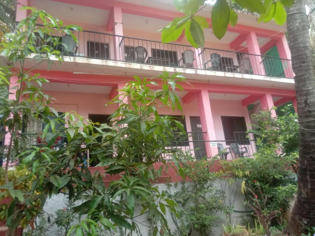 Est Hem Guesthouse أرامبول المظهر الخارجي الصورة